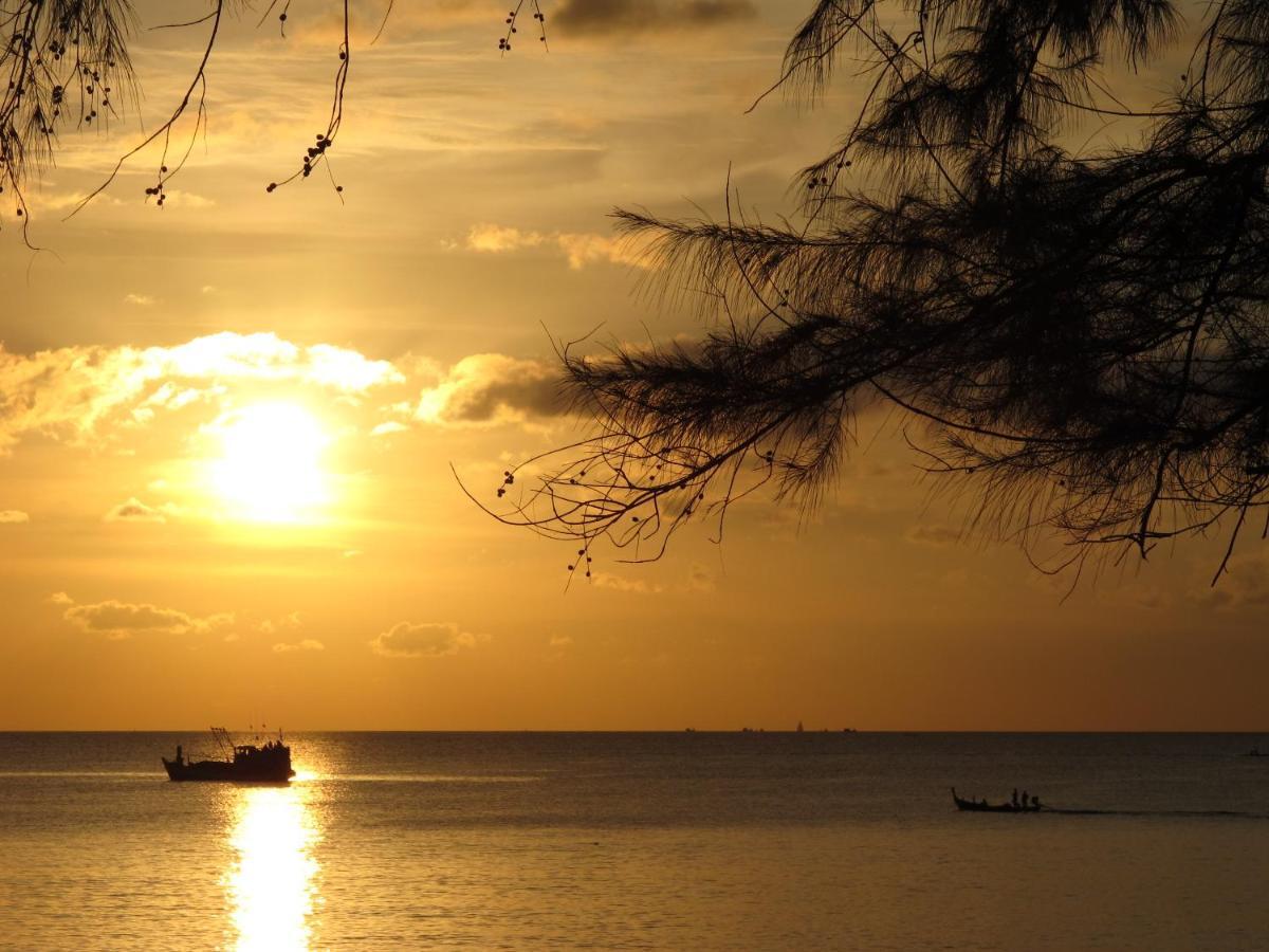 Sunset Ocean Front Villa , Mai Khao Phuket Exterior foto